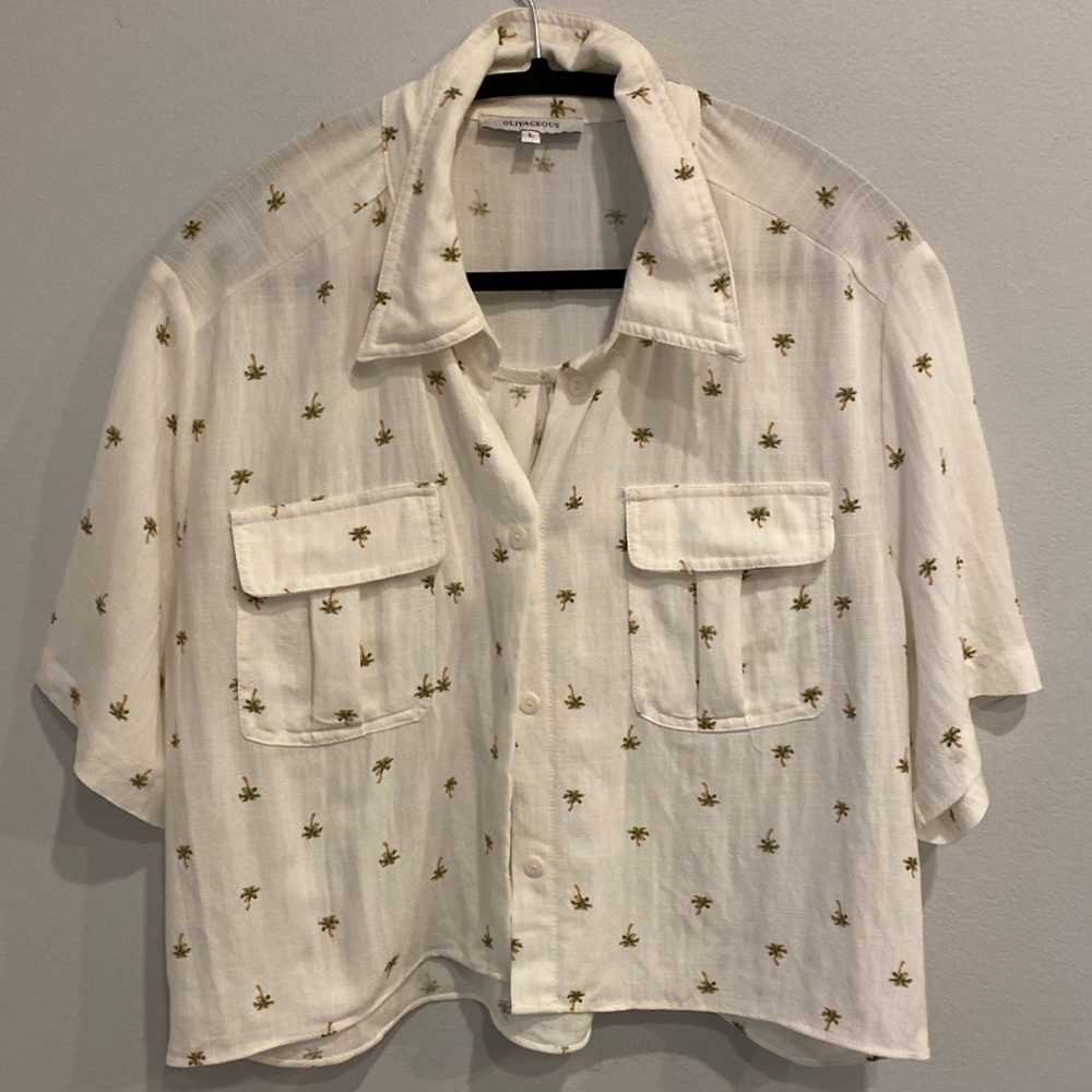 Olivaceous top color white pattern palm trees size large short sleeves